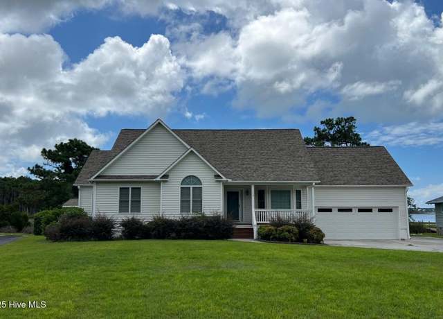 Property at 136 Hunting Bay Dr, Cape Carteret, NC 28584, 3 beds, 2.5 baths