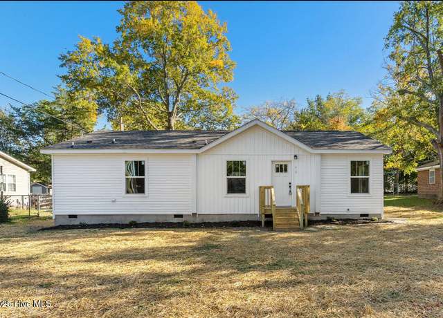 Property at 619 Elm St, Tarboro, NC 27886, 3 beds, 2 baths