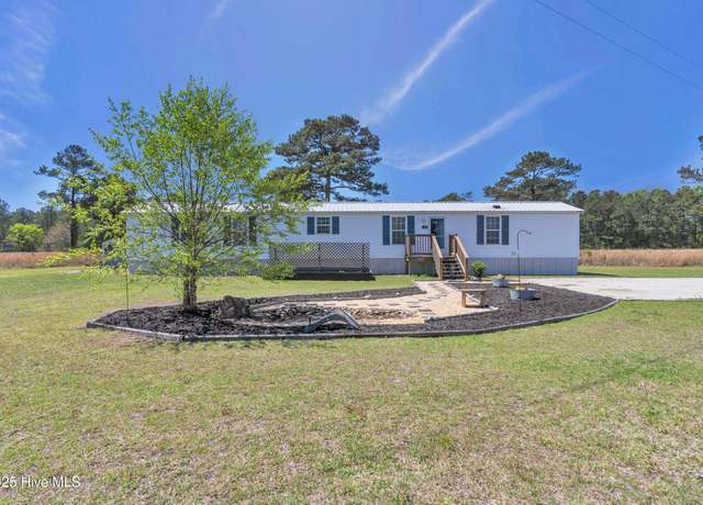 Property at 209 N Alena Ct, Hampstead, NC 28443, 3 beds, 2 baths