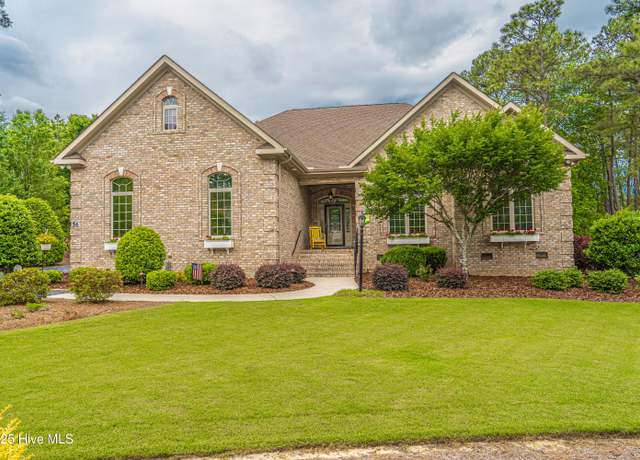 Property at 56 Kilbride Dr, Pinehurst, NC 28374, 3 beds, 2.5 baths