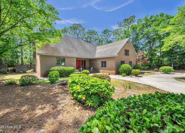 Property at 2118 Gloucester Pl, Wilmington, NC 28403, 5 beds, 4 baths