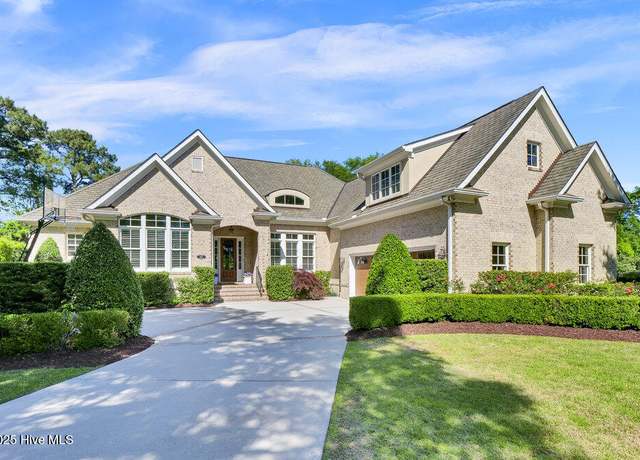 Property at 857 Gull Point Rd, Wilmington, NC 28405, 4 beds, 4.5 baths