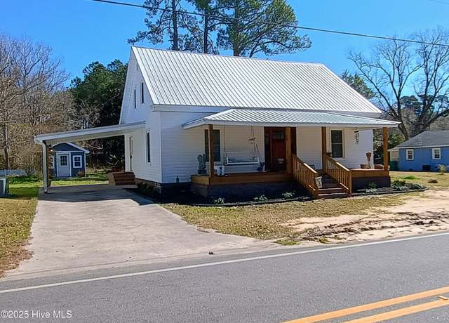 Property at 101 Cedar St, Cerro Gordo, NC 28430, 3 beds, 2 baths