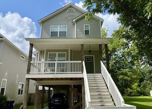 Property at 146 Poplar St, Jacksonville, NC 28540, 3 beds, 2.5 baths