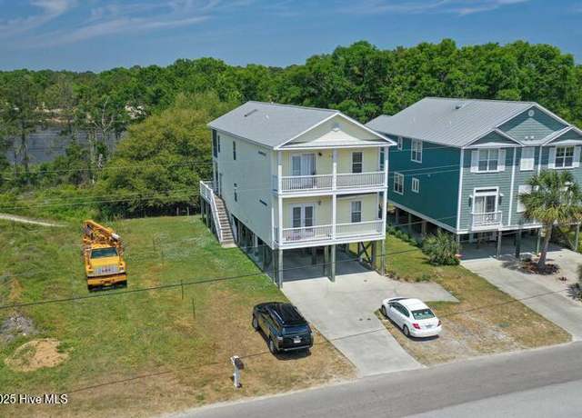 Property at 314 Spencer Farlow Dr Unit 2, Carolina Beach, NC 28428, 3 beds, 2 baths