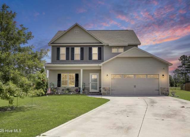 Property at 910 Purvis Ct, Richlands, NC 28574, 3 beds, 2.5 baths
