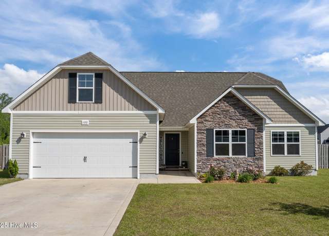 Property at 102 Gooseberry Ct, Maysville, NC 28555, 3 beds, 2 baths