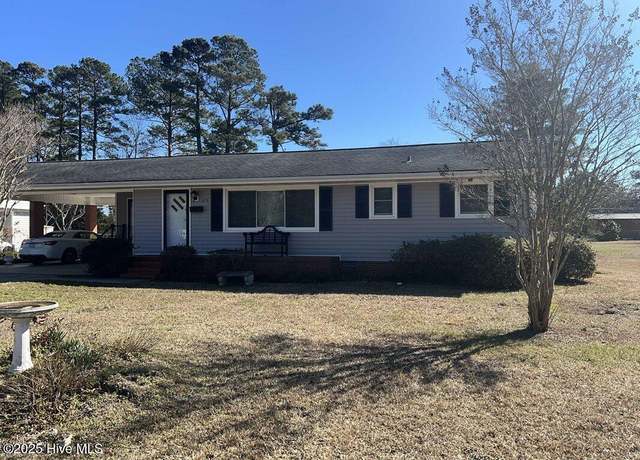 Property at 215 Nunn St, Havelock, NC 28532, 3 beds, 2 baths