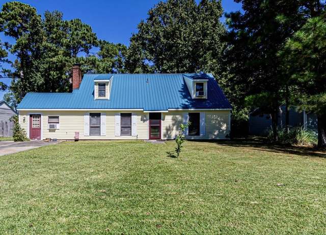 Property at 105 Woodside Ct, Jacksonville, NC 28546, 4 beds, 2 baths