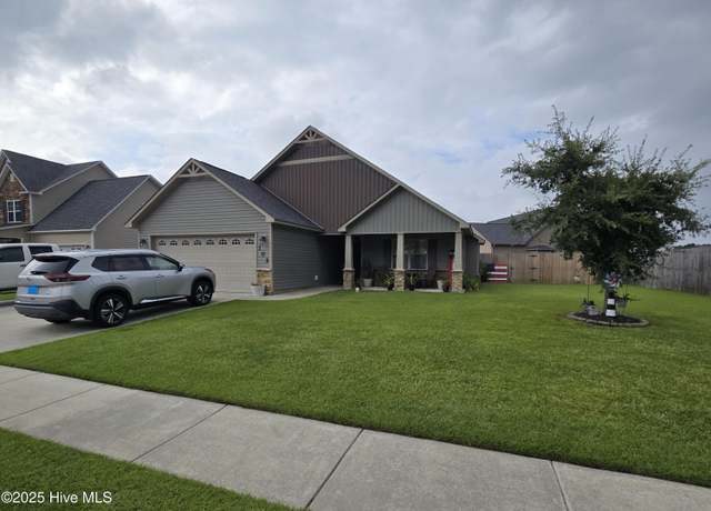 Property at 102 Stonecroft Ln, Jacksonville, NC 28546, 3 beds, 2 baths