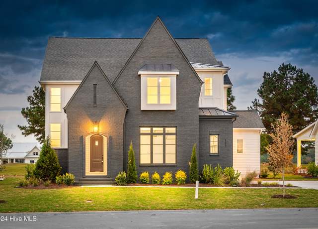 Property at 138 Pine Tree Pt, Snow Hill, NC 28580, 5 beds, 4.5 baths