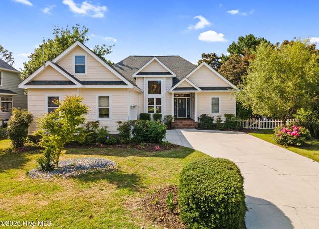Property at 3264 St James Dr SE, Southport, NC 28461, 3 beds, 2 baths