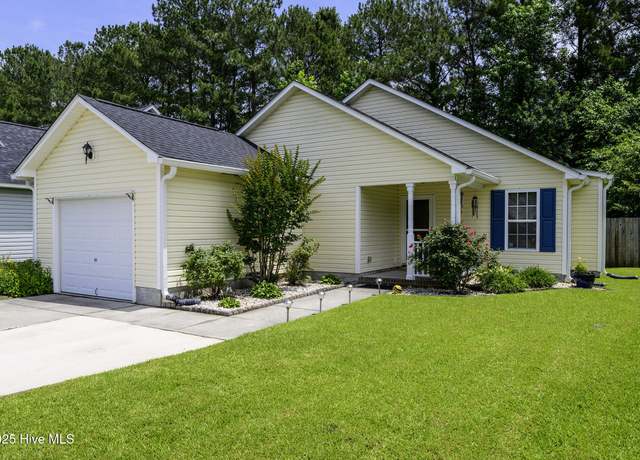 Property at 4649 Rainmaker Dr, New Bern, NC 28562, 3 beds, 2 baths