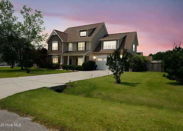 Property at 403 Grey Squirrel Ct, Jacksonville, NC 28540, 4 beds, 2.5 baths