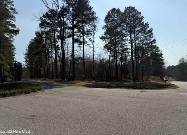 Property at 18 Trailcrest Dr, Rockingham, NC 28379
