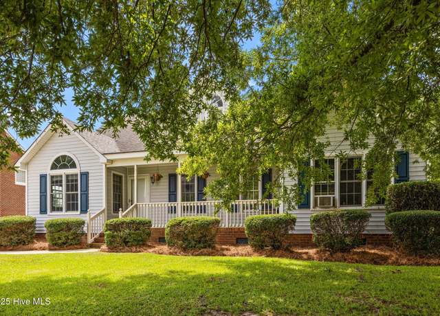 Property at 102 White Oak Dr, Greenville, NC 27858, 4 beds, 2 baths