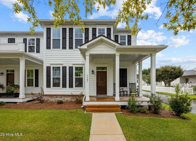 Property at 3907 Reunion Pointe Ln, New Bern, NC 28562, 3 beds, 2.5 baths