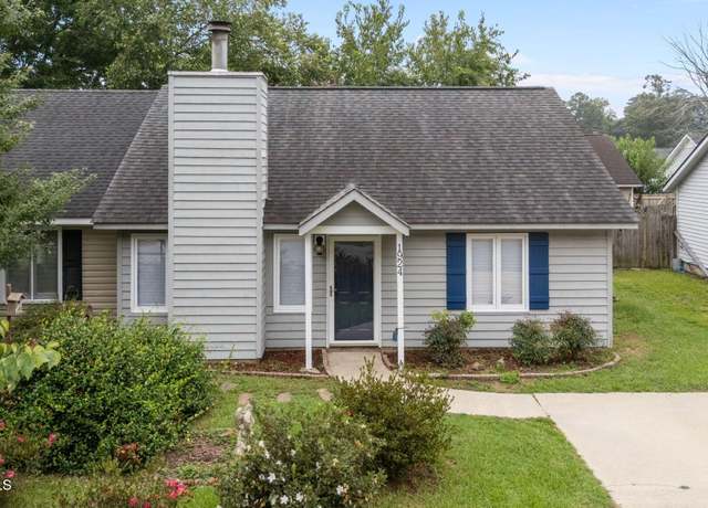 Property at 1924 White Hollow Dr, Greenville, NC 27858, 2 beds, 1 bath