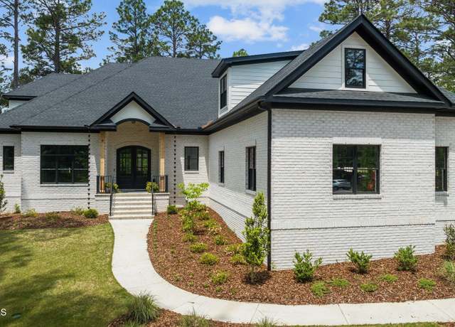Property at 4 Kenilwood Ct, Pinehurst, NC 28374, 4 beds, 4.5 baths