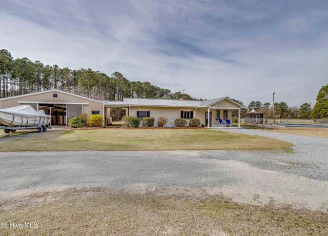 Property at 301 Wehoe Rd, New Bern, NC 28560, 2 beds, 1.5 baths