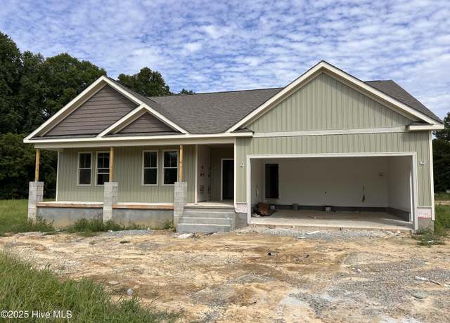 Property at 102 Lucky Ln, Pikeville, NC 27863, 3 beds, 2 baths
