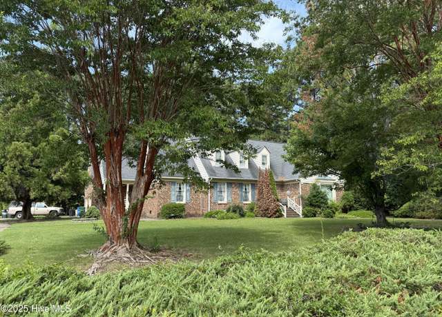 Property at 2207 Greenwich Ln NW, Wilson, NC 27896, 4 beds, 2.5 baths