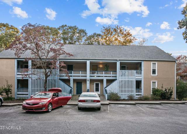 Property at 1310 Harbourside Dr, New Bern, NC 28560, 2 beds, 2.5 baths