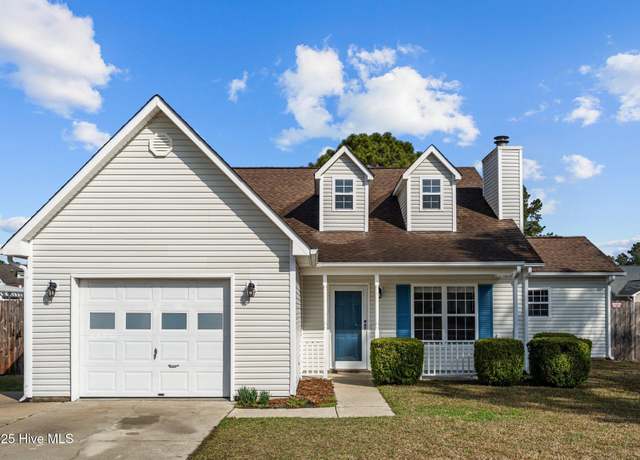 Property at 102 Quarterhorse Ln, Jacksonville, NC 28546, 4 beds, 3 baths