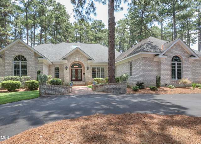 Property at 43 Mcmichael Dr, Pinehurst, NC 28374, 3 beds, 4 baths