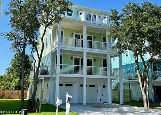 Property at 211 Annie Dr, Carolina Beach, NC 28428, 4 beds, 4.5 baths