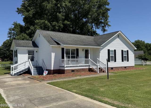 Property at 122 Tarheel Dr, Mount Olive, NC 28365, 3 beds, 2 baths