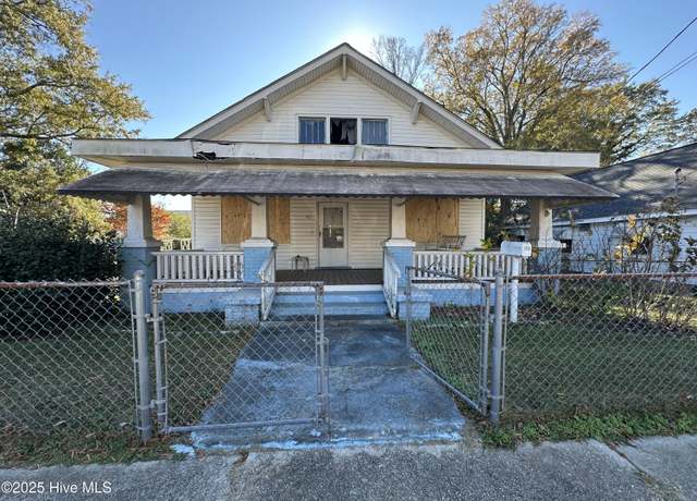 Property at 311 E Capitola Ave, Kinston, NC 28501, 3 beds, 1 bath