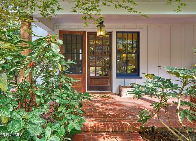 Property at 260 N Ridge St, Southern Pines, NC 28387, 4 beds, 2 baths