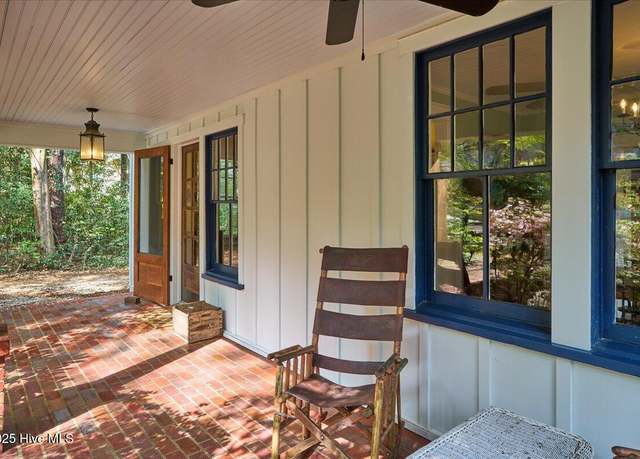 Property at 260 N Ridge St, Southern Pines, NC 28387, 4 beds, 2 baths