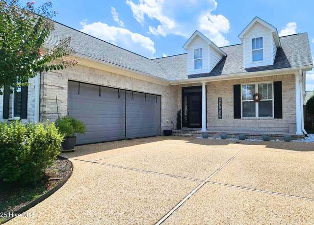 Property at 1013 Garden Club Way, Leland, NC 28451, 3 beds, 2 baths