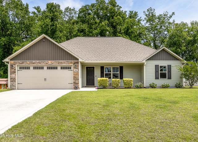 Property at 302 Boxwood Ct, Jacksonville, NC 28540, 3 beds, 2 baths