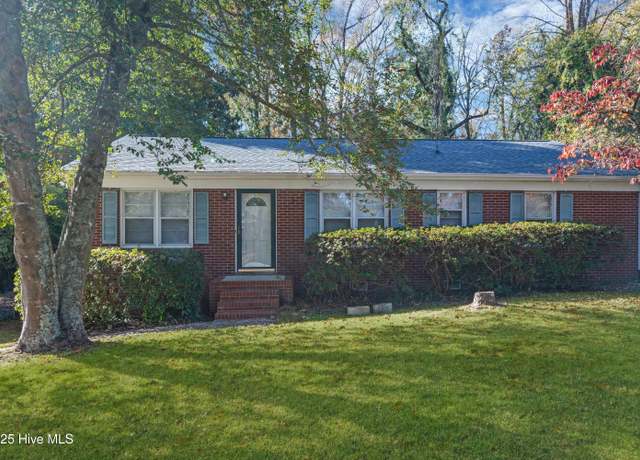 Property at 2405 Jefferson Dr, Greenville, NC 27858, 3 beds, 1.5 baths