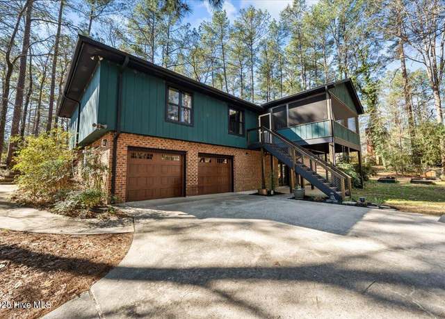 Property at 105 Tartan Trl, Southern Pines, NC 28387, 4 beds, 3 baths