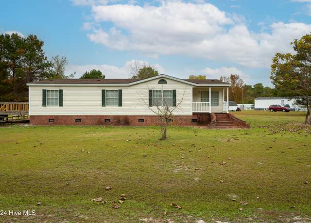 Property at 98 Sandhill Loop Rd, Elizabethtown, NC 28337, 4 beds, 2 baths