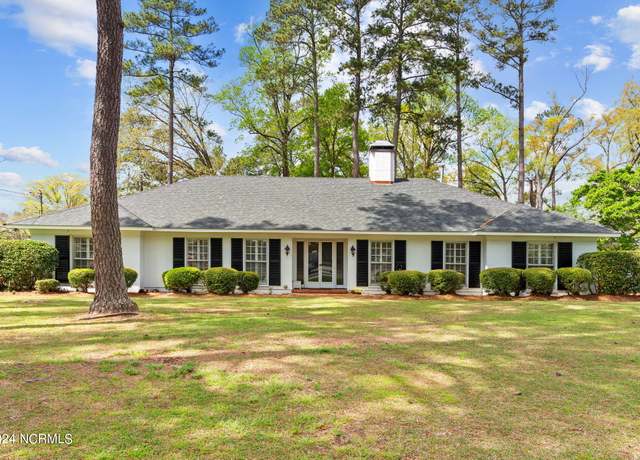 Property at 1304 Greenbriar Rd, Kinston, NC 28501, 4 beds, 4 baths