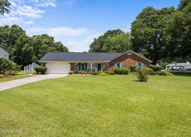 Property at 4900 Woodbrook Dr, New Bern, NC 28562, 3 beds, 2 baths