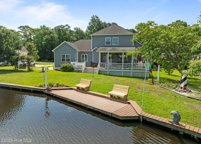 Property at 122 White Heron Ln, Swansboro, NC 28584, 3 beds, 2.5 baths