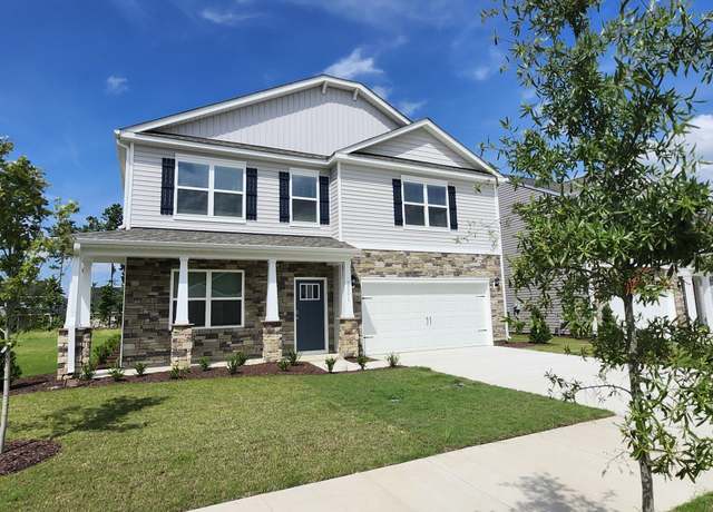 Property at 2001 Minnette Cir, New Bern, NC 28562, 4 beds, 2.5 baths