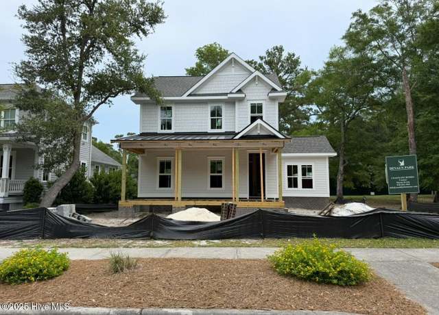 Property at 9118 E Lake Rd, Calabash, NC 28467, 4 beds, 3 baths
