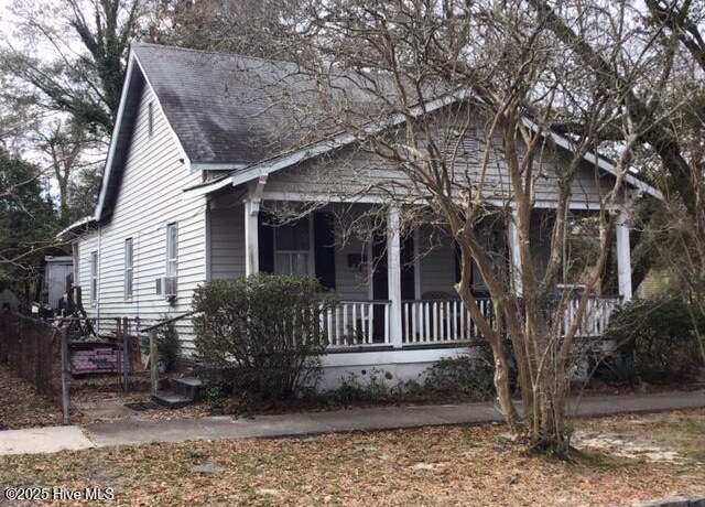 Property at 510 Queen St, Wilmington, NC 28401, 3 beds, 1 bath
