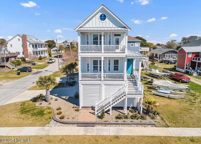 Property at 209 S 11th St, Morehead City, NC 28557, 3 beds, 3.5 baths