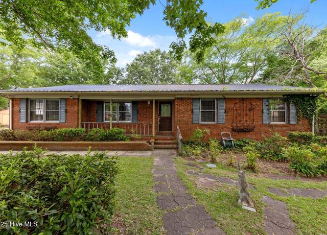 Property at 114 Birch Cir, Raeford, NC 28376, 3 beds, 2 baths