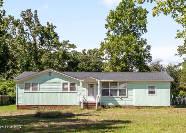 Property at 7017 Chewning St, Wilmington, NC 28411, 3 beds, 1 bath