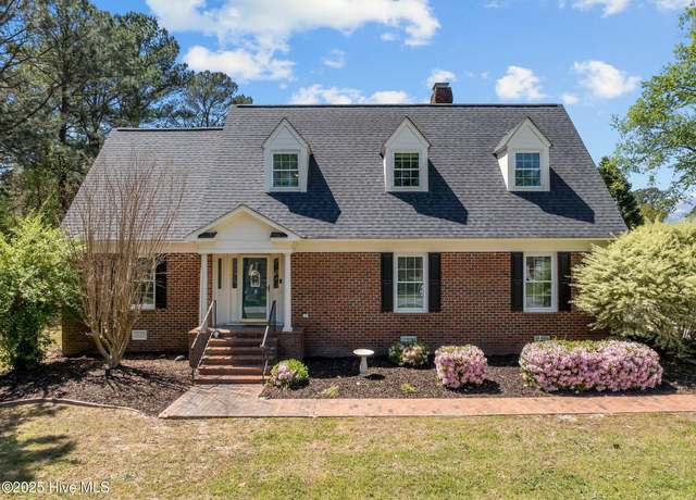 Property at 2220 Portertown Rd, Greenville, NC 27858, 3 beds, 3 baths