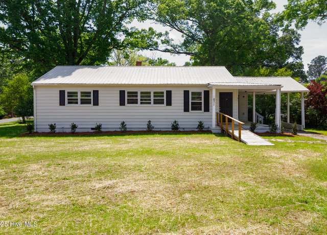 Property at 671 Forest Dr, Robbins, NC 27325, 4 beds, 2 baths
